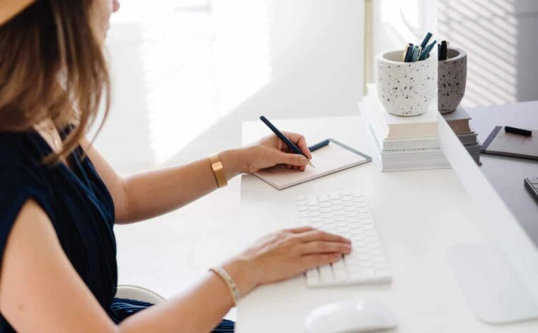 8 podcast promotion tips that will boost your audience 1